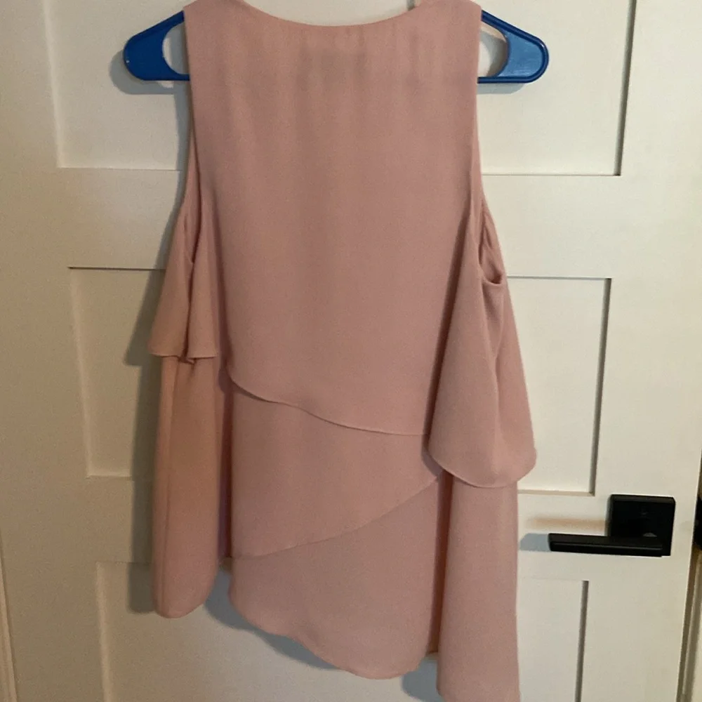 EUC Karen Kane Blush Pink blouse Sz Medium 2/$25 - Picture 5 of 5